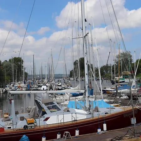 Bateau-hôtel Hausboot Lina, Flensbourg