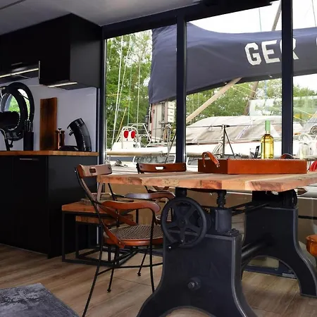 Hausboot Lina, Flensburg