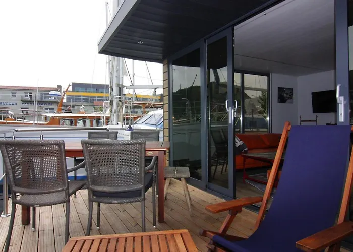 Båthotell Hausboot Lina, *
