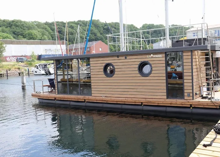 Båthotell Hausboot Lina,
